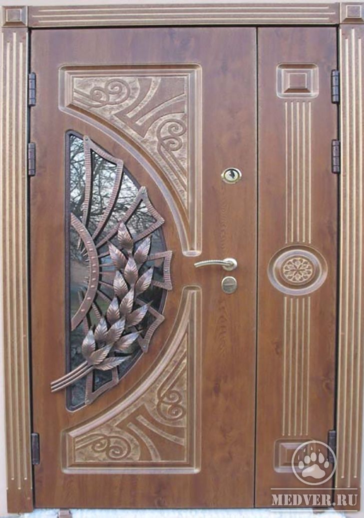 Железные двери подольск. Входная дверь. Дверь входная металлическая. Двустворчатые входные двери. Бронированные двери.