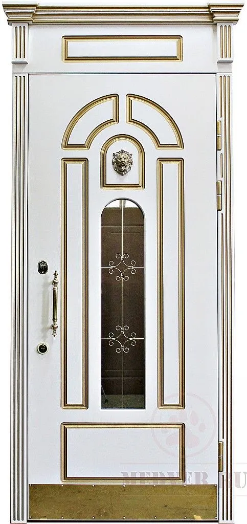 Необычная дверь — главная «фишка» частного дома