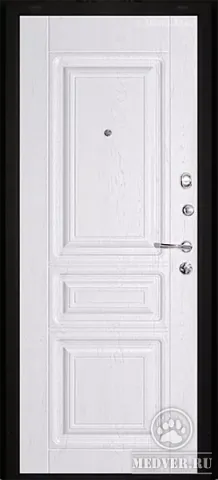Входная белая дверь-71