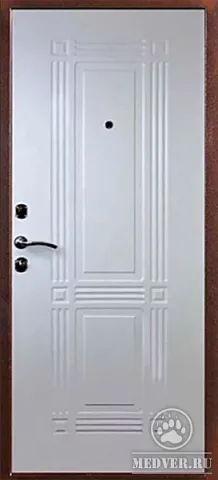 Входная белая дверь-86