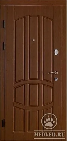 Дверь в многоквартирный дом-13